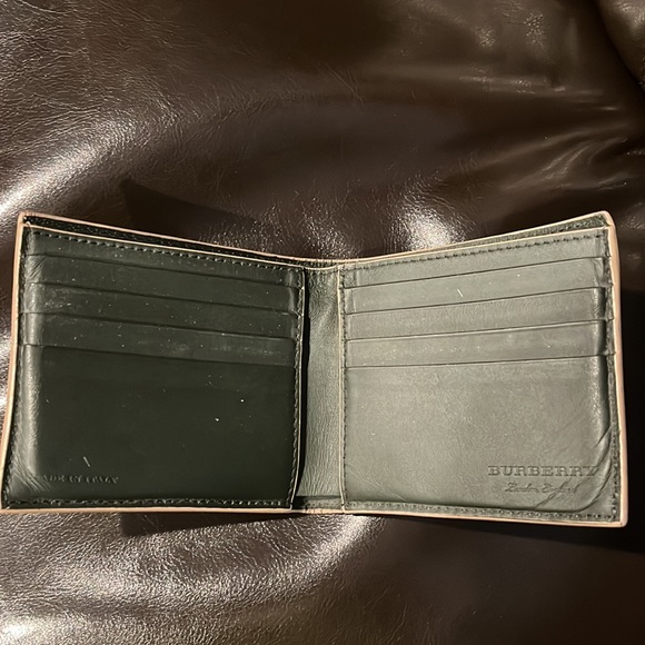 Burberry mens bi fold yellow mustard wallet - Picture 7 of 7